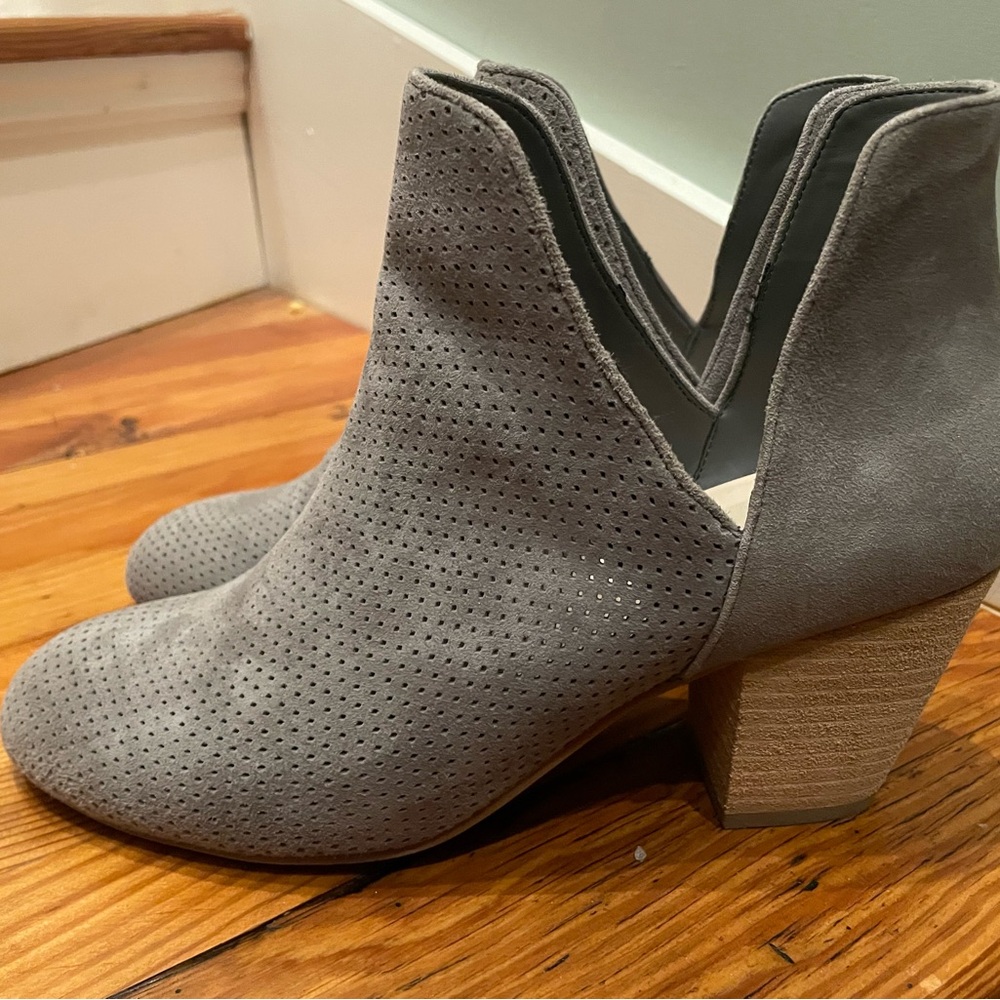 Cole Haan suede Gray Perforated Ankle Boots booties Sz 8.5